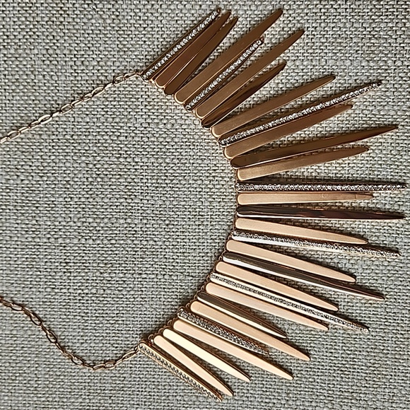 Babble Bar Necklace & Earrings - Picture 3 of 13